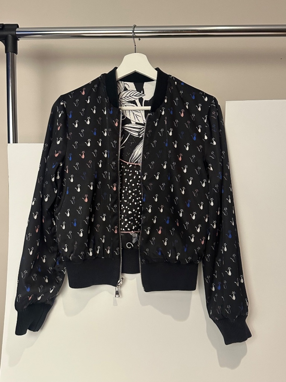 bebe Black & White Patterned Bomber Jacket - Picture 2 of 8